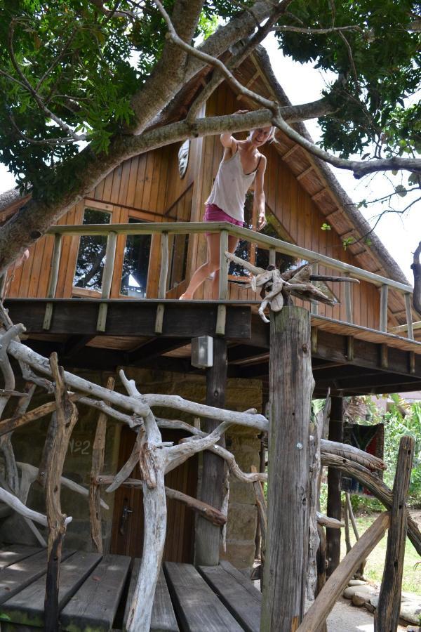 Driftwood Treehouse Hotell Sunrise-on-Sea Exteriör bild