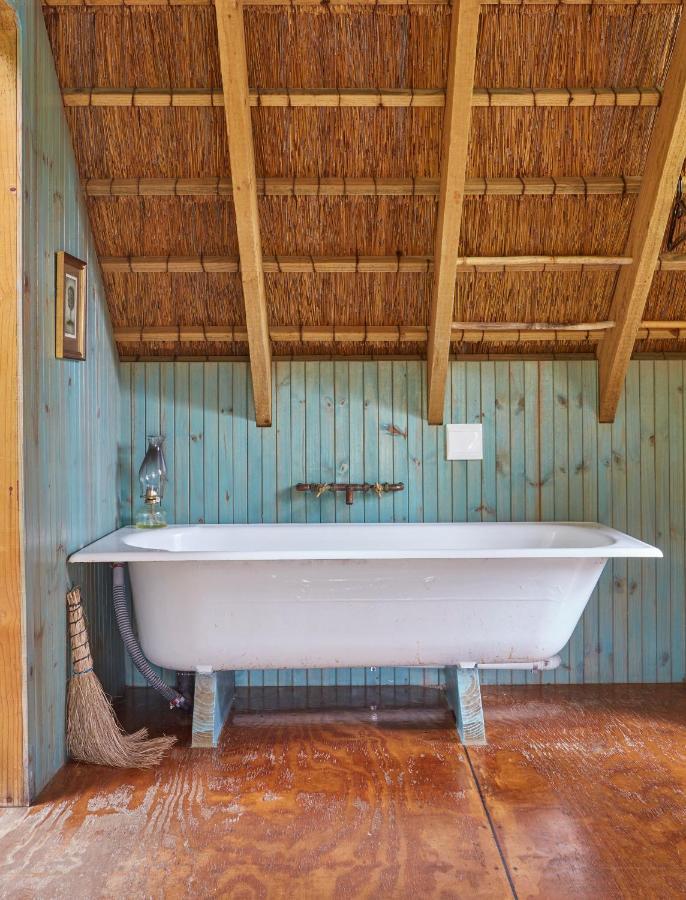 Driftwood Treehouse Hotell Sunrise-on-Sea Exteriör bild
