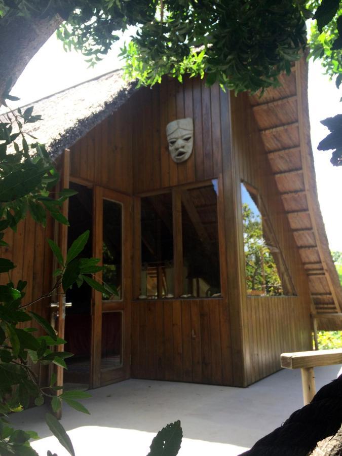 Driftwood Treehouse Hotell Sunrise-on-Sea Exteriör bild